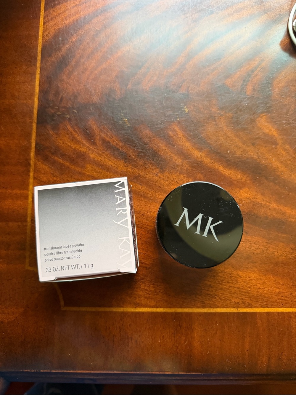 Mary Kay Translucent Loose Powder - Black Compact